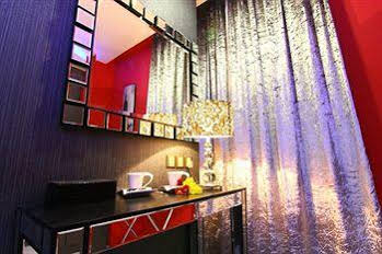 Arenaa Mountbatten Boutique Hotel