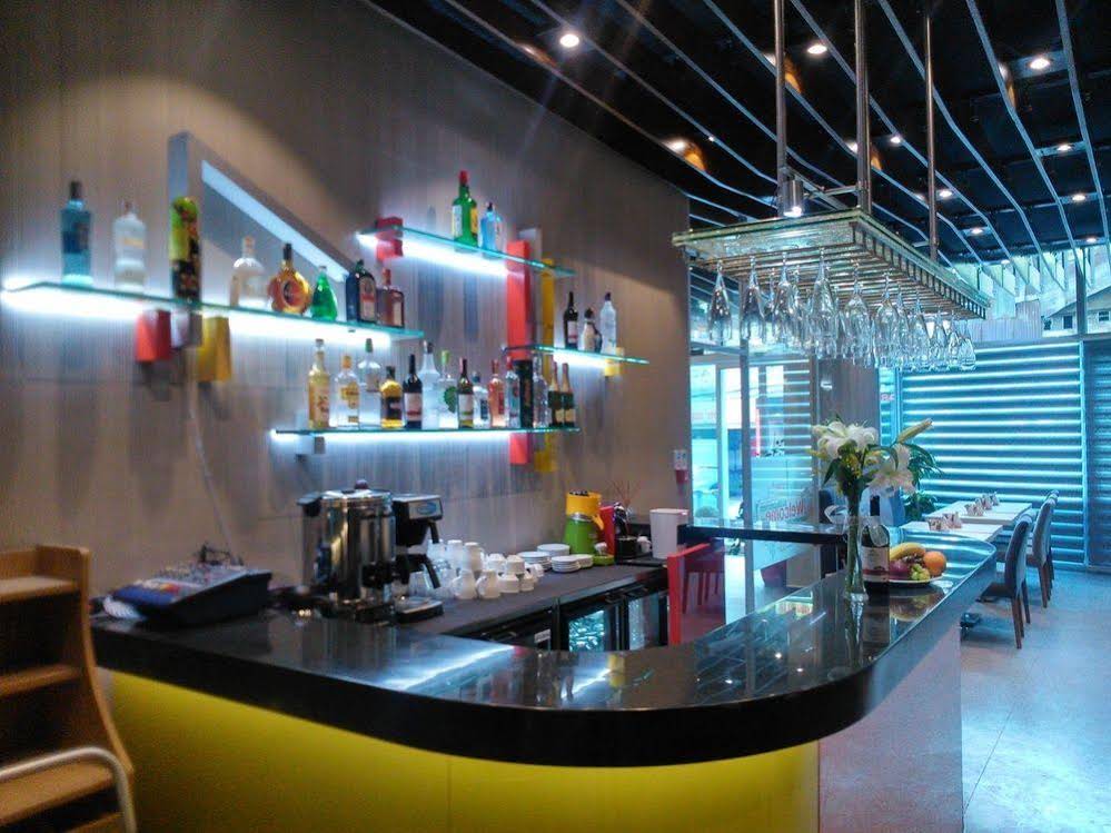 All Inn Hotel
