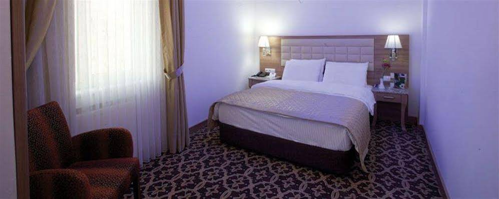 City Hotel