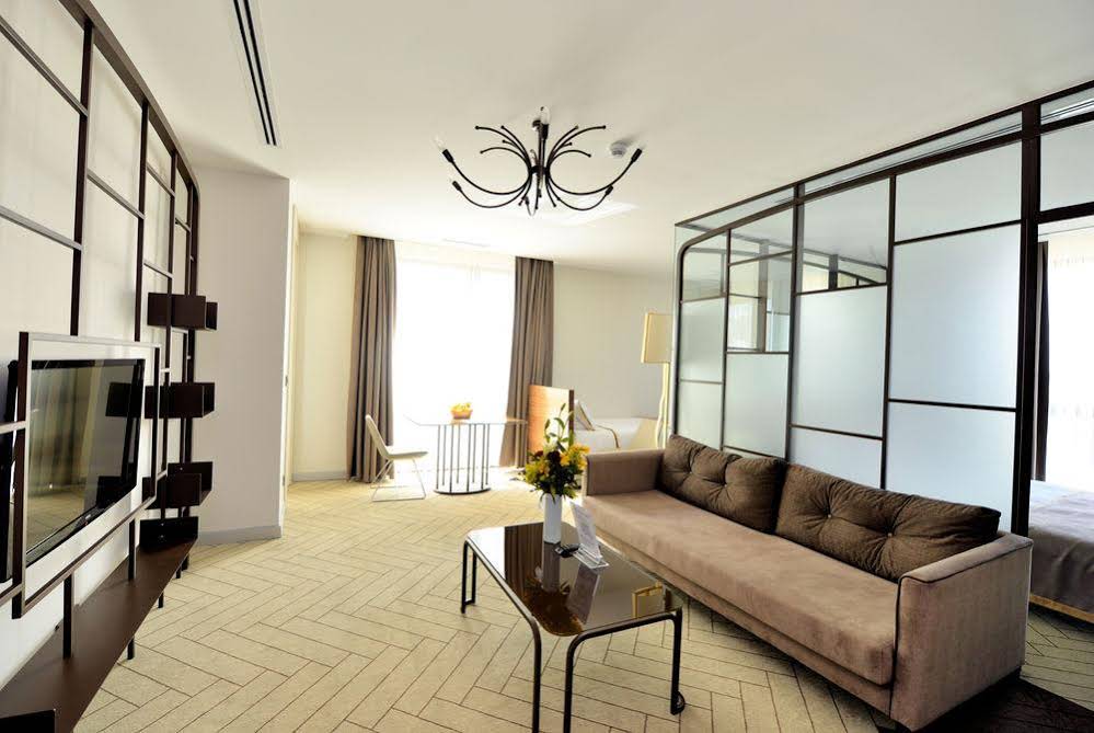 L'onde Business Suites