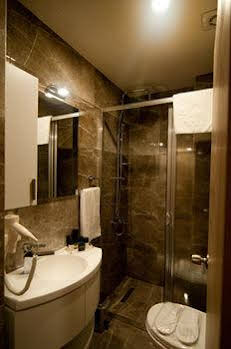 Ayramin Hotel