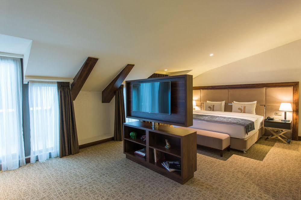 Inside Hotel Sisli