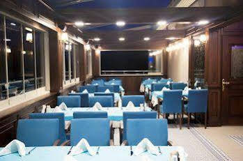 Golden Pen Hotel