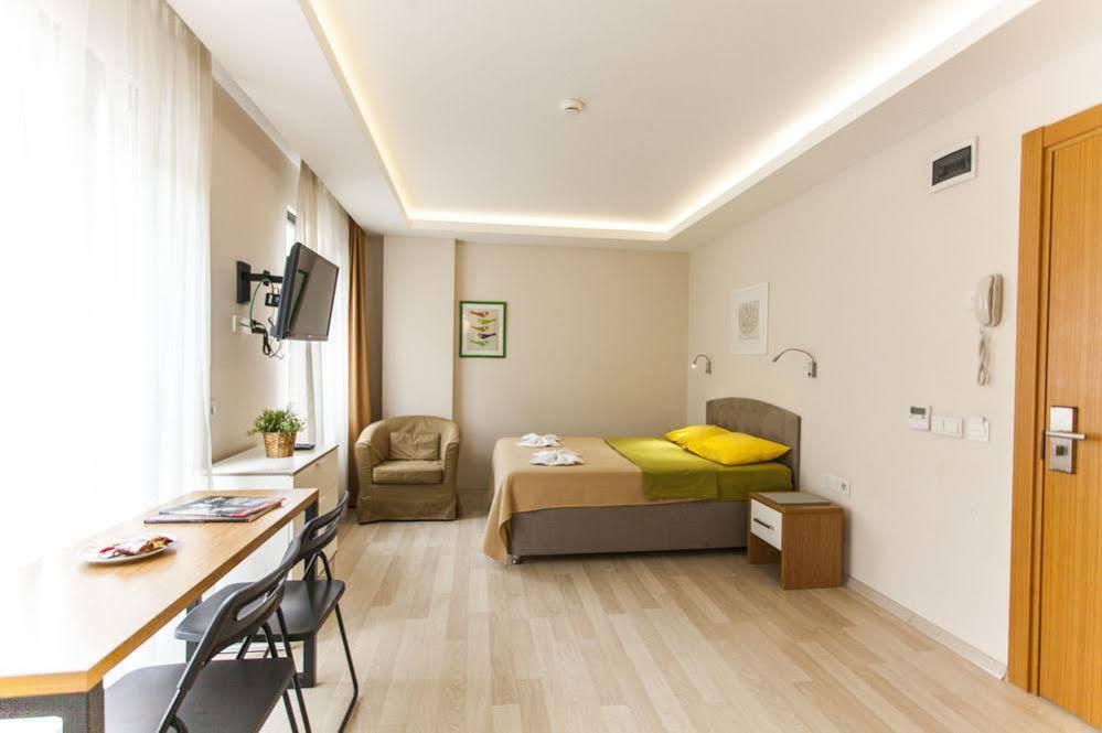 Holas Apartments