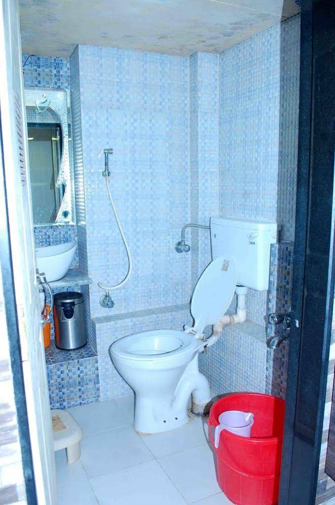 Hotel New India