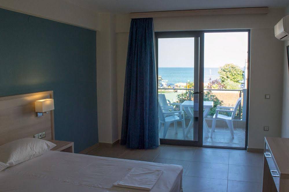 Alarzo Rooms