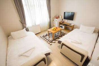 Feyza Apartments