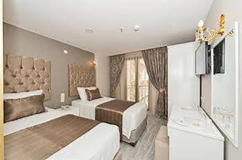 Grand Pamir Hotel