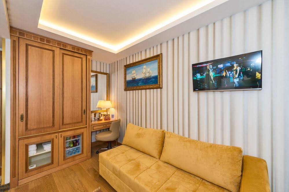 Aprilis Gold Hotel