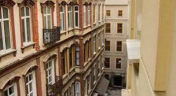 World House Apartments