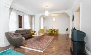 Tarus Apartments Taksim