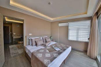 Ayramin Hotel