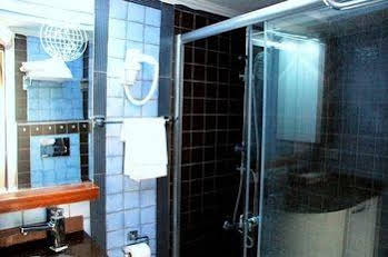 Rouge Noire Hotel