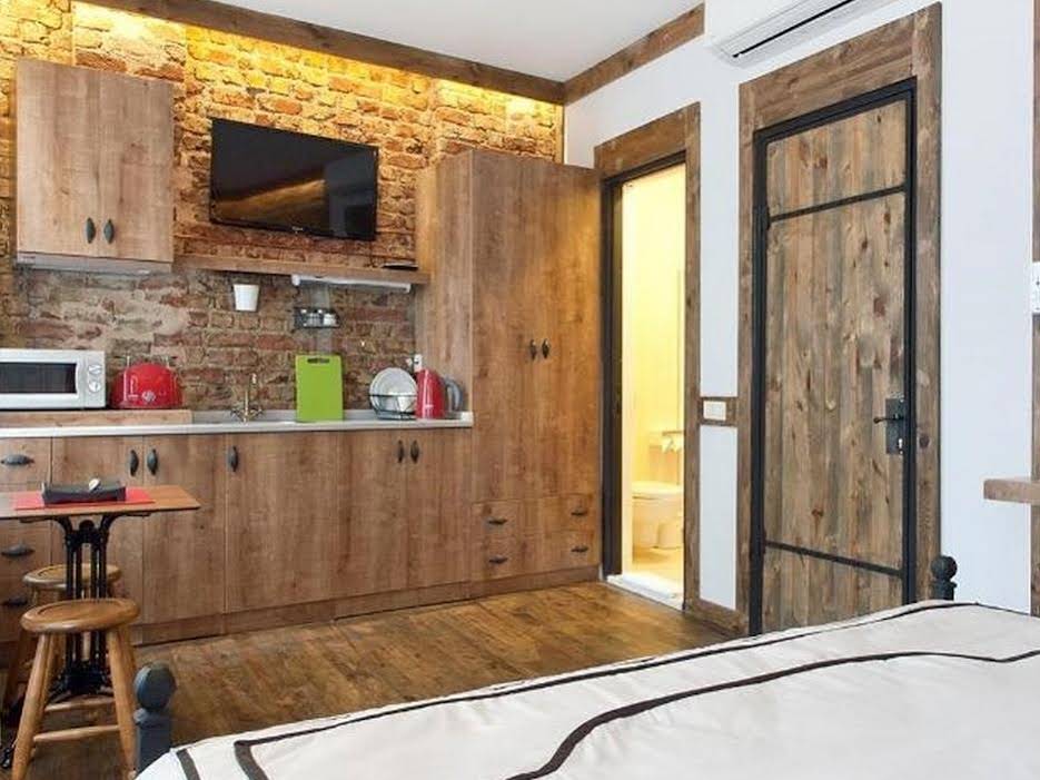 Arx Suites