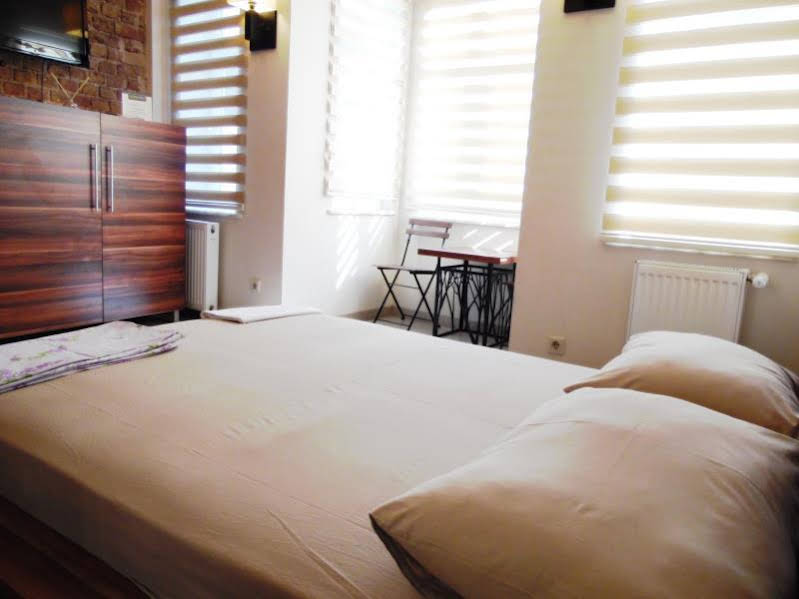 Leon Apartment