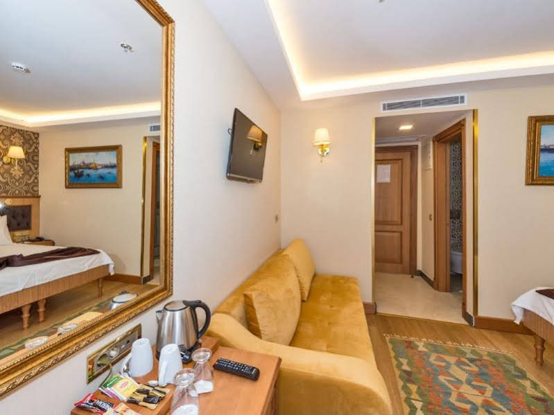 Aprilis Gold Hotel