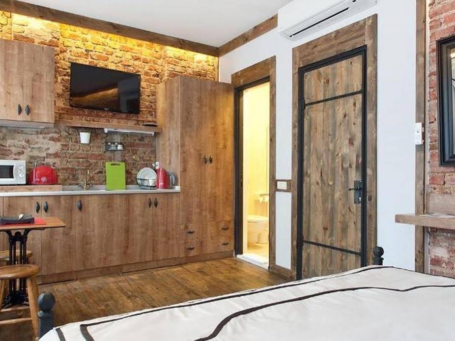 Arx Suites