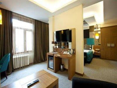 Collage Cihangir 33 Apart
