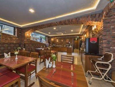 Aprilis Gold Hotel