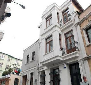 Arx Suites