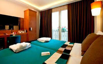 Collage Taksim Hotel