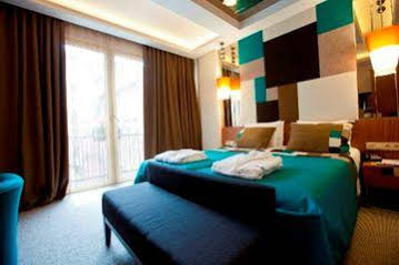 Collage Taksim Hotel