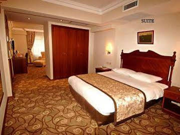 Lady Diana Hotel