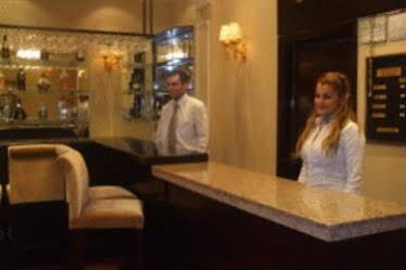 Art Suites Hotel
