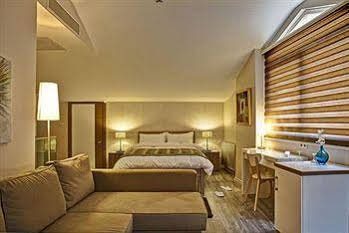 Elanaz Hotel
