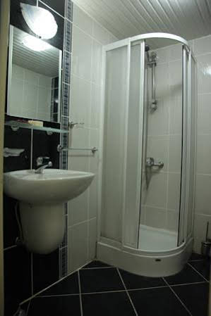 Maral Hotel