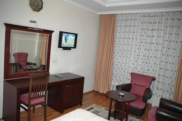 Rouge Noire Hotel