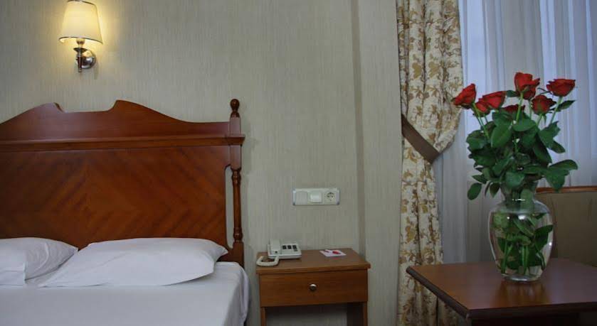 Lady Diana Hotel