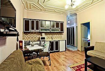 Balat Suites