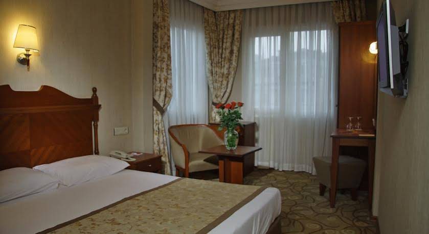 Lady Diana Hotel