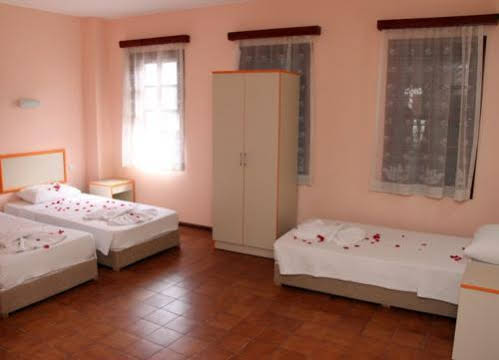 IDYROS HOTEL
