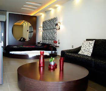 Dion Hotel