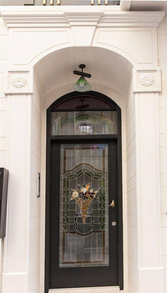 Villa Pera Suite Hotel