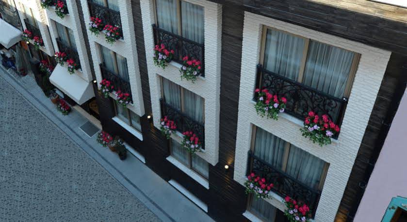 Aybar Hotel